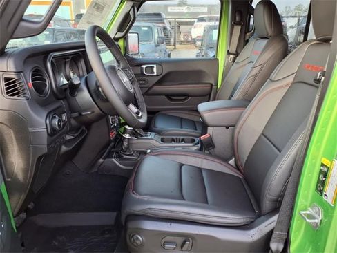 New 2025 Jeep Wrangler Unlimited Rubicon image 13