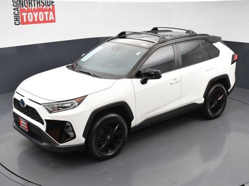 Used 2020 Toyota RAV4 XLE w/ XLE Grade Weather Package AWD/4WD image 25