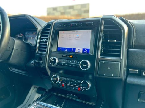Used 2020 Ford Expedition Limited image 20