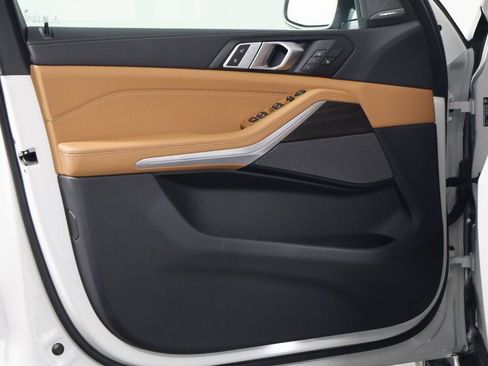 Used 2026 BMW X5 xDrive40i w/ Premium Package image 12