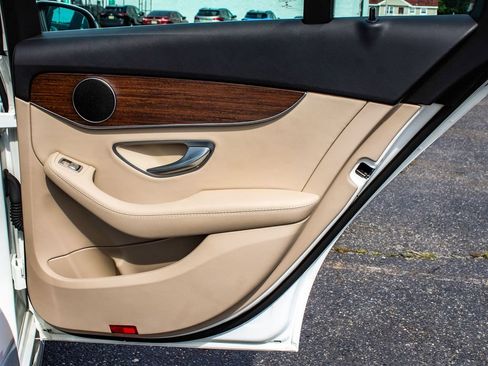 Used 2019 Mercedes-Benz C 300 4MATIC Sedan image 13