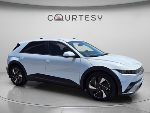 New 2026 Hyundai Ioniq 5 SEL AWD/4WD image 7