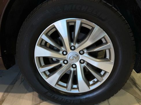 Used 2017 INFINITI QX80 w/ Driver Assistance Package image 33