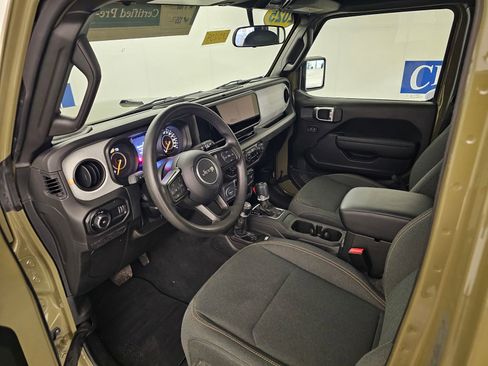 Used 2025 Jeep Wrangler Sport image 11