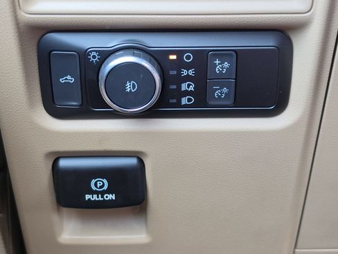 Used 2022 Ford F150 XLT RWD image 17