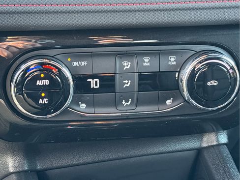 Used 2024 Chevrolet TrailBlazer RS w/ Convenience Package image 16