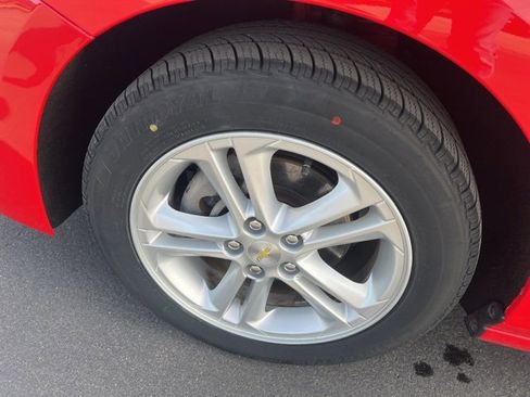 Used 2017 Chevrolet Cruze LT w/ Convenience Package image 9