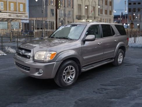Used 2006 Toyota Sequoia SR5 image 2