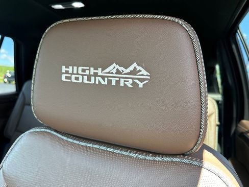 Used 2021 Chevrolet Tahoe High Country AWD/4WD image 12