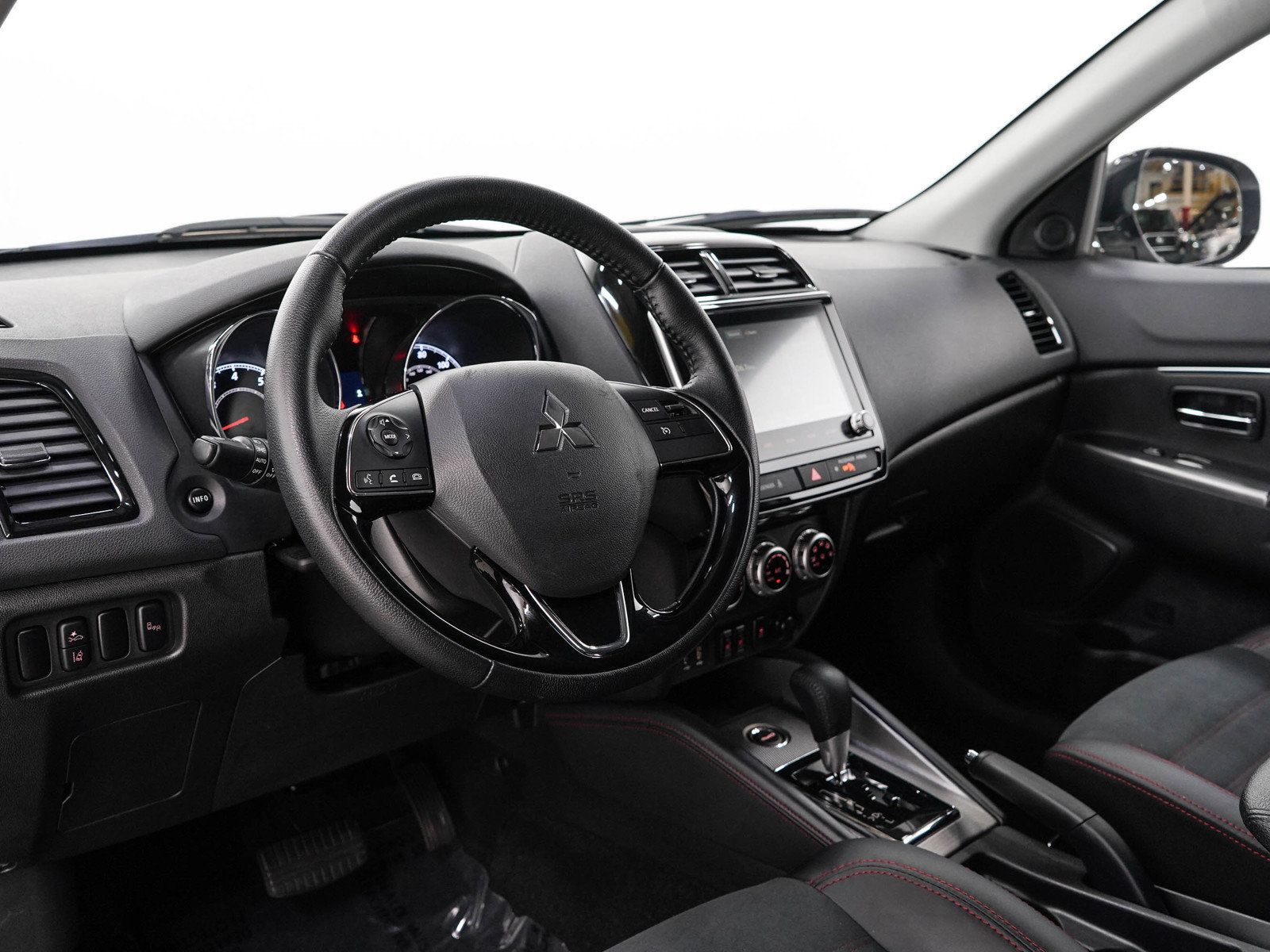 Used 2024 Mitsubishi Outlander Sport LE AWD/4WD image 23