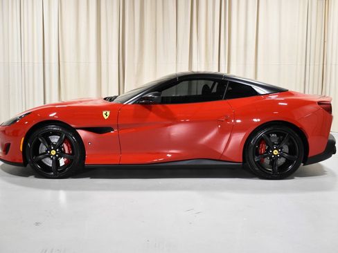 Used 2020 Ferrari Portofino RWD image 2