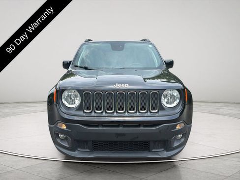Used 2018 Jeep Renegade Latitude FWD image 2
