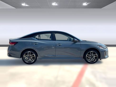 New 2025 Nissan Sentra SR w/ SR Premium Package image 8