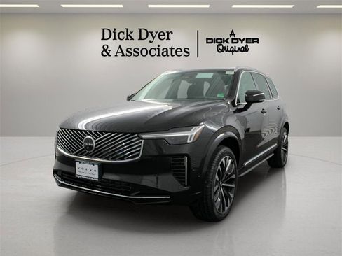 New 2025 Volvo XC90 B6 Plus w/ Protection Package Premier image 6