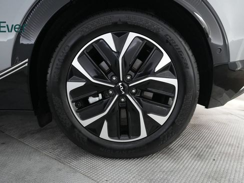 Used 2024 Kia EV6 Wind w/ Wind Technology Package RWD image 9