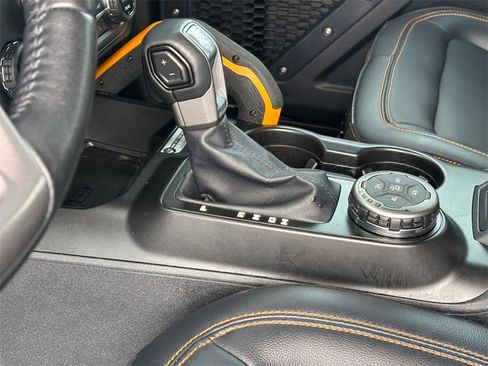 Used 2023 Ford Bronco Badlands image 7