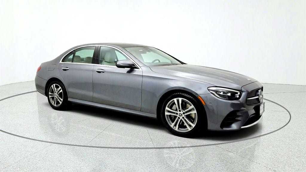 Used 2022 Mercedes-Benz E 350 4MATIC Sedan image 3