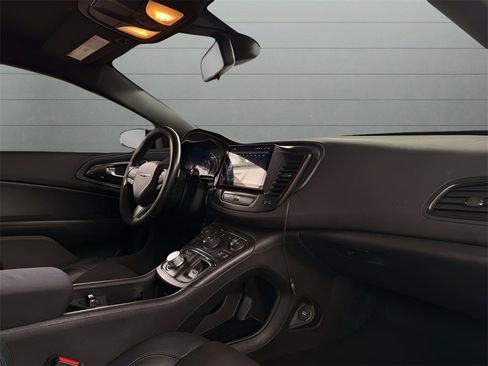 Used 2016 Chrysler 200 S image 21