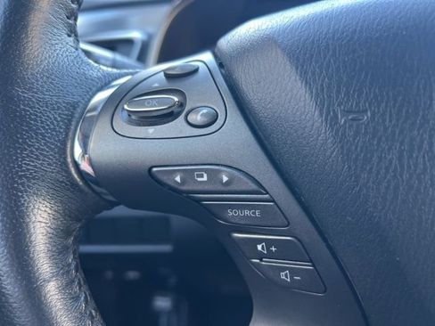 Used 2019 Nissan Murano SV w/ Cargo Package image 18