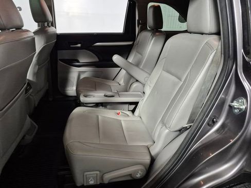 Used 2015 Toyota Highlander XLE AWD/4WD image 24
