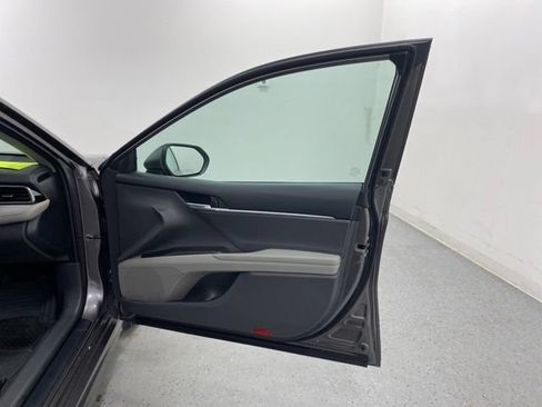 Used 2022 Toyota Camry SE AWD/4WD image 32