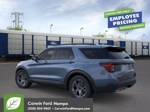 New 2026 Ford Explorer Active AWD/4WD image 5
