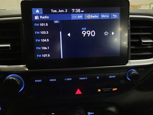 Used 2024 Hyundai Venue SEL FWD image 25