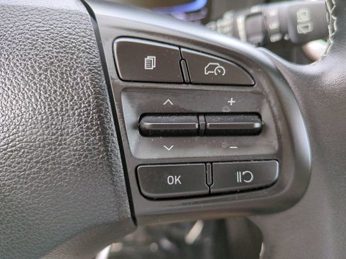 Used 2025 Hyundai Venue SEL FWD image 25
