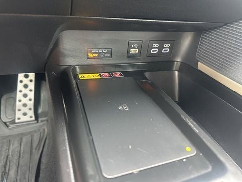 Used 2025 Toyota Camry SE AWD/4WD image 19