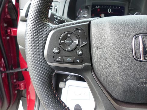 Used 2025 Honda Passport TrailSport image 29