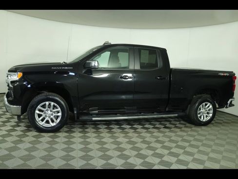 Used 2023 Chevrolet Silverado 1500 LT AWD/4WD image 17