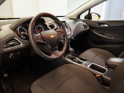 Used 2019 Chevrolet Cruze LS FWD image 6
