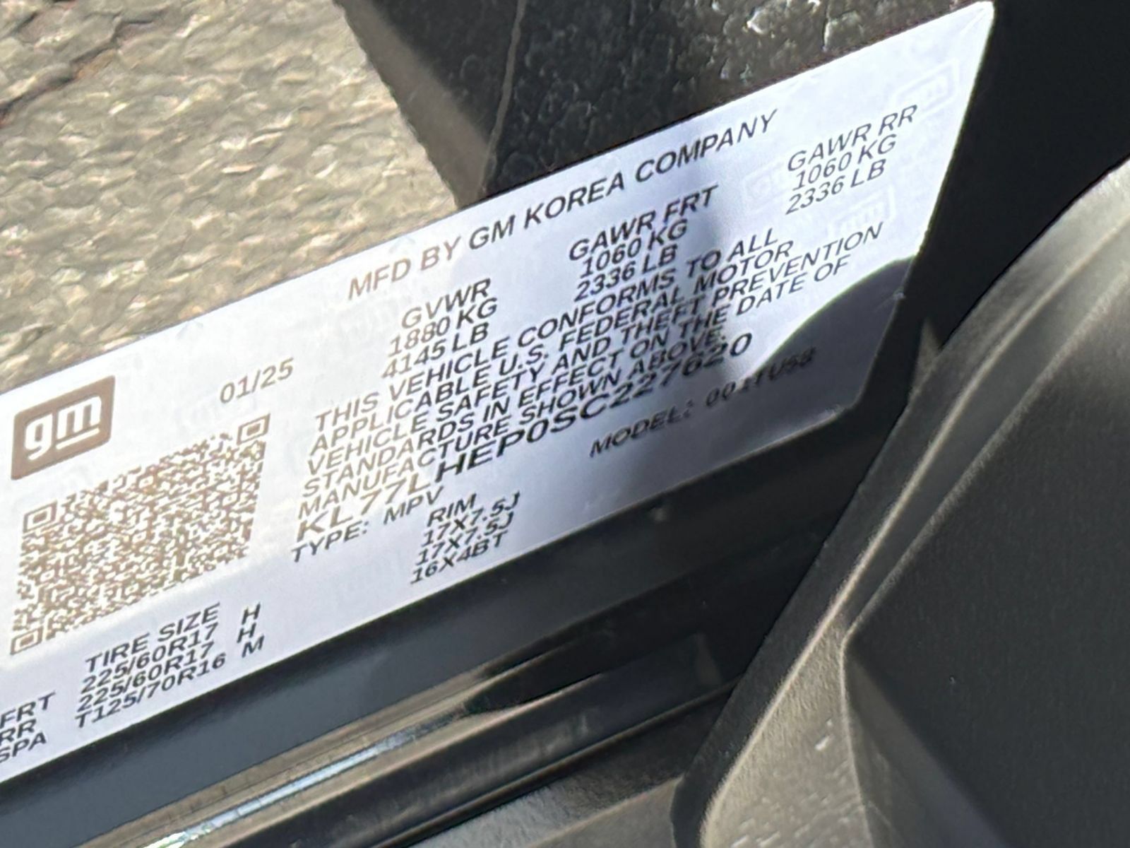 Used 2025 Chevrolet Trax LT FWD image 29