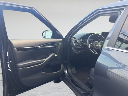Used 2022 Kia Seltos SX w/ Sunroof Package AWD/4WD image 9