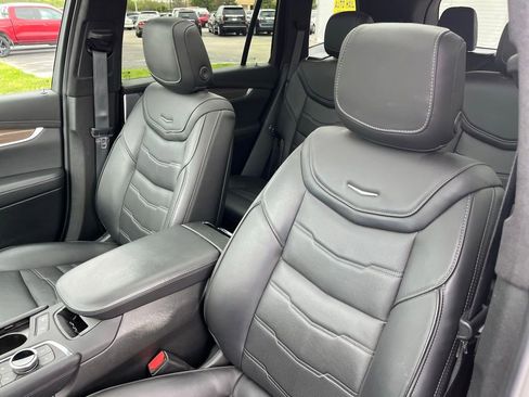 Used 2024 Cadillac XT6 Premium Luxury w/ Platinum Package AWD/4WD image 10