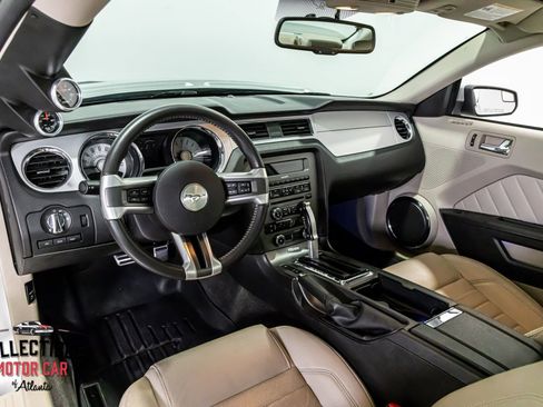 Used 2011 Ford Mustang GT Premium image 5