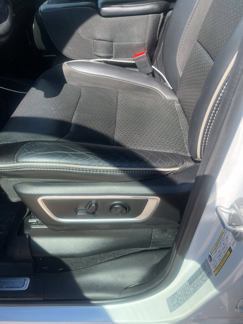Used 2019 RAM 1500 Laramie AWD/4WD image 12