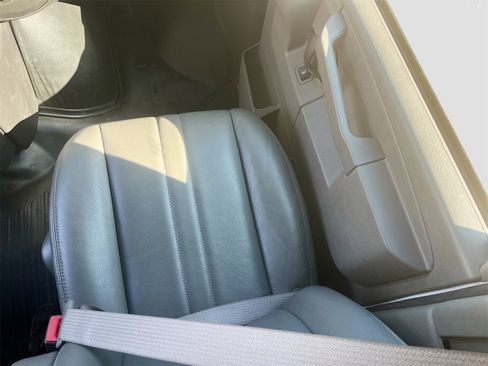 Used 2023 GMC Savana 2500 Extended w/ Driver Convenience Package image 21