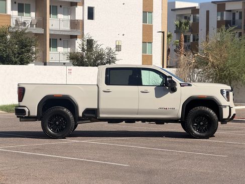 Used 2026 GMC Sierra 2500 AT4 AWD/4WD image 4