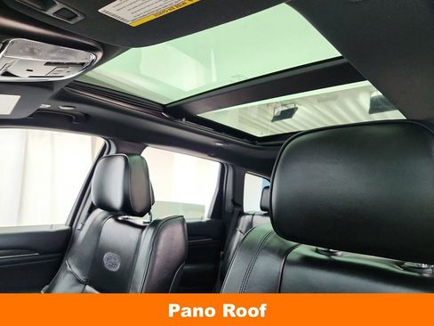 Used 2018 Jeep Grand Cherokee Overland AWD/4WD image 12