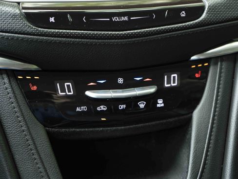 Used 2017 Cadillac XT5 Luxury image 34