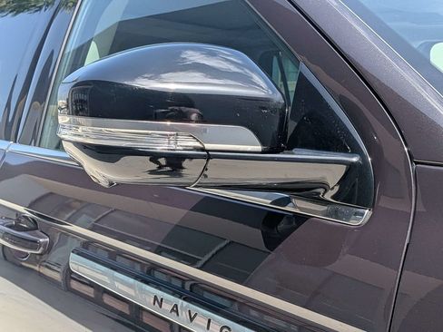 Certified 2026 Lincoln Navigator Reserve AWD/4WD image 11