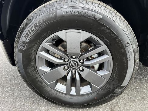 Certified 2025 Nissan Frontier SV image 8