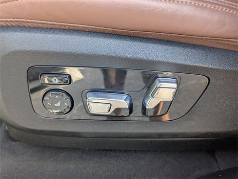 Used 2023 BMW X7 xDrive40i w/ Executive Package image 23