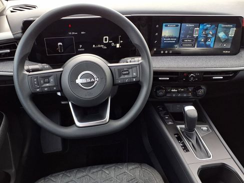 New 2026 Nissan Kicks SV w/ SV Premium Package FWD image 12