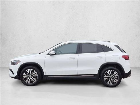 Used 2025 Mercedes-Benz GLA 250 4MATIC image 9