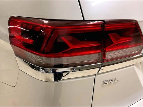 Used 2021 Volkswagen Atlas SEL Premium image 27