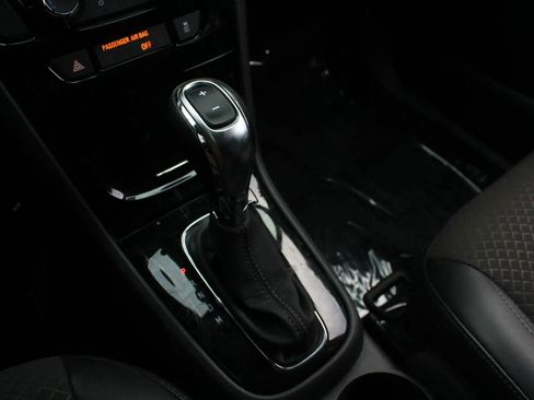 Used 2019 Buick Encore Preferred image 32