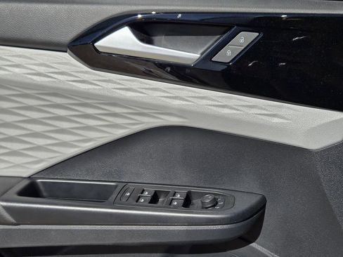 Used 2023 Volkswagen Taos S image 27