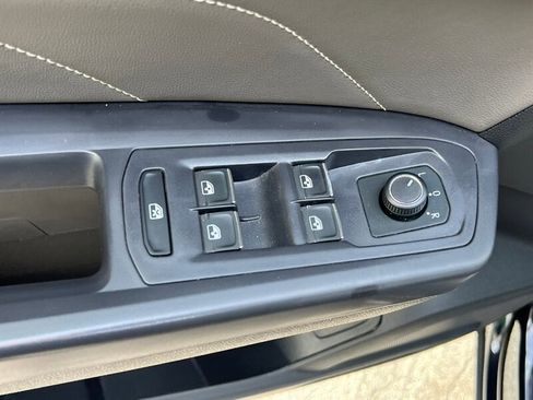 Used 2021 Volkswagen Atlas Cross Sport SE w/ Panoramic Sunroof Package image 30